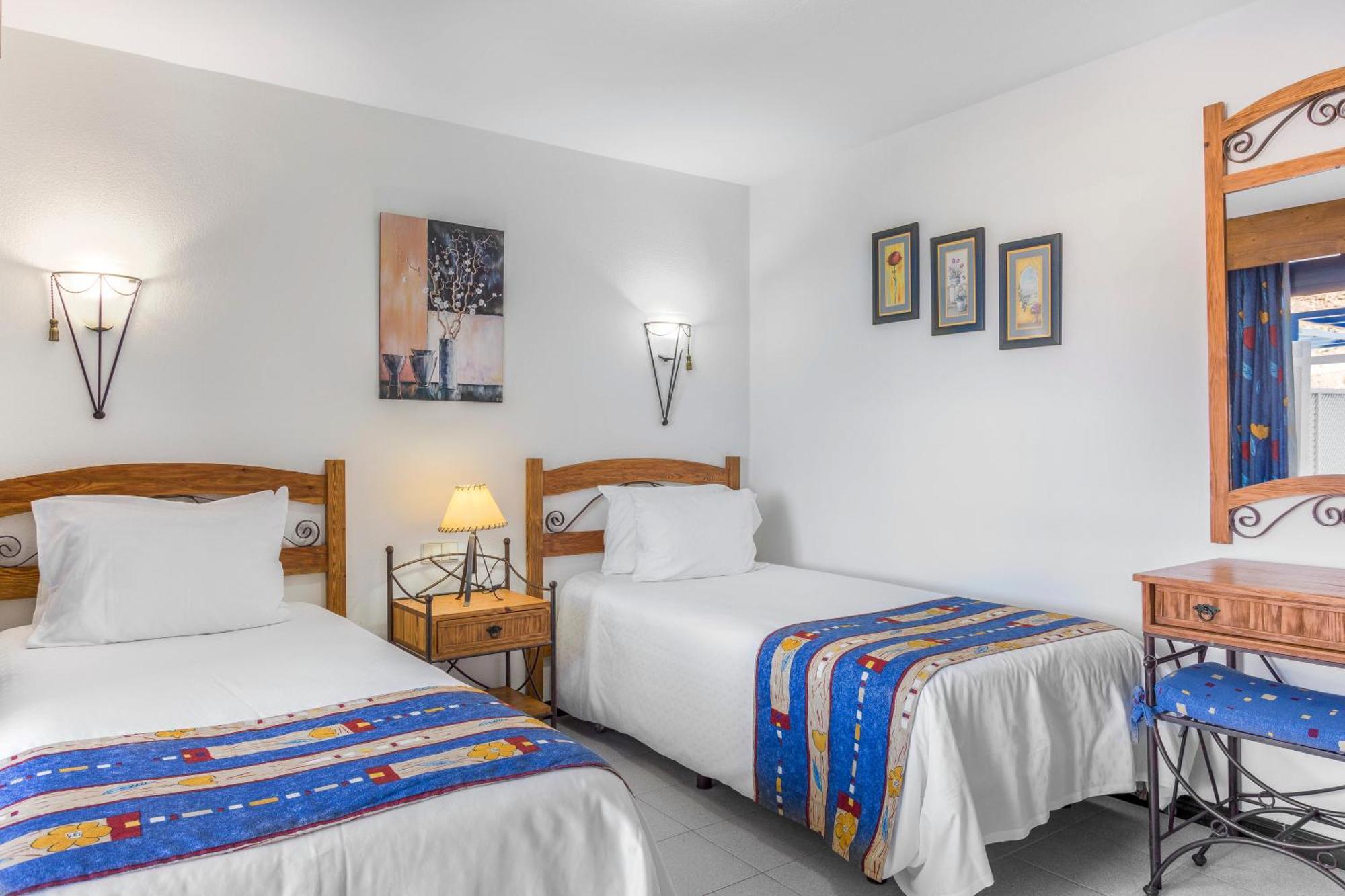 Club Cala Blanca Aparthotel Taurito Exteriör bild